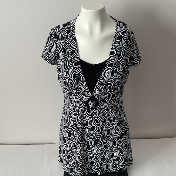 Laura Patterned Top - Picture 2 of 7